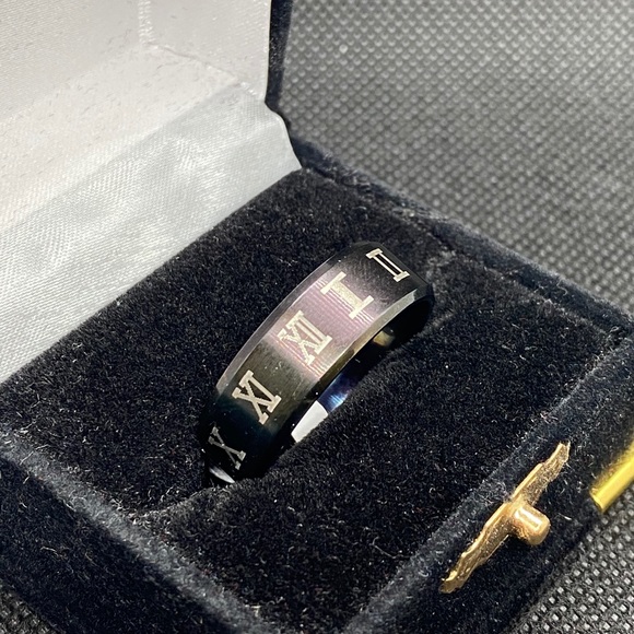 Ring - Picture 4 of 4